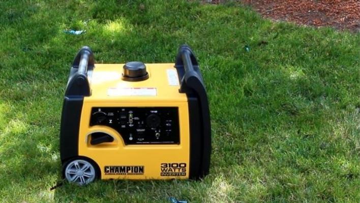 CHAMPION 3100 Watt - Best Budget Portable Generator